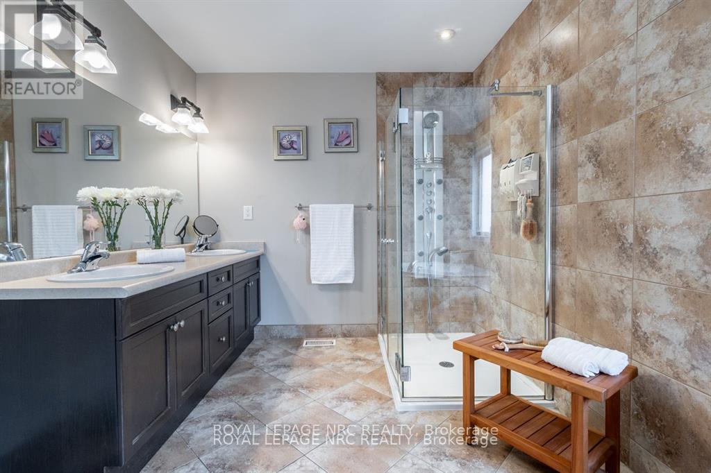 8665 Westport Drive, Niagara Falls, Ontario  L2H 0A3 - Photo 31 - X12487337