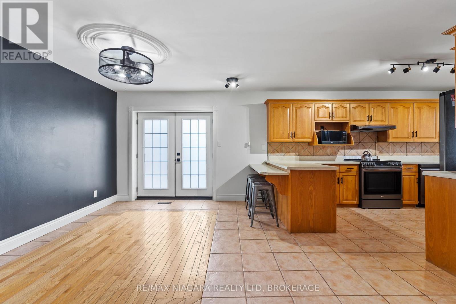 24 Forster Avenue, Thorold, Ontario L2V 4J5 - Photo 13 - X12544304