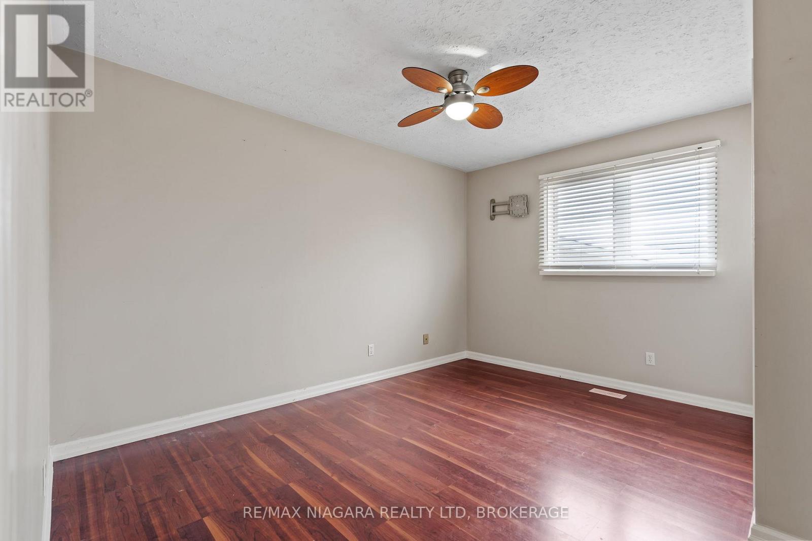 24 Forster Avenue, Thorold, Ontario L2V 4J5 - Photo 20 - X12544304