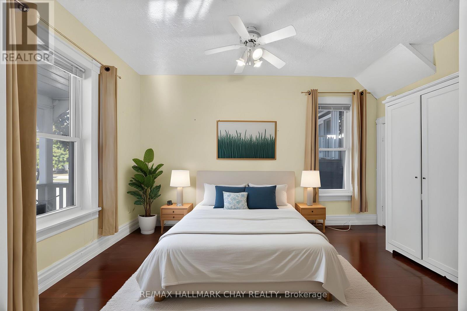 9 Maria Street, Springwater, Ontario  L0L 1P0 - Photo 9 - S12545028