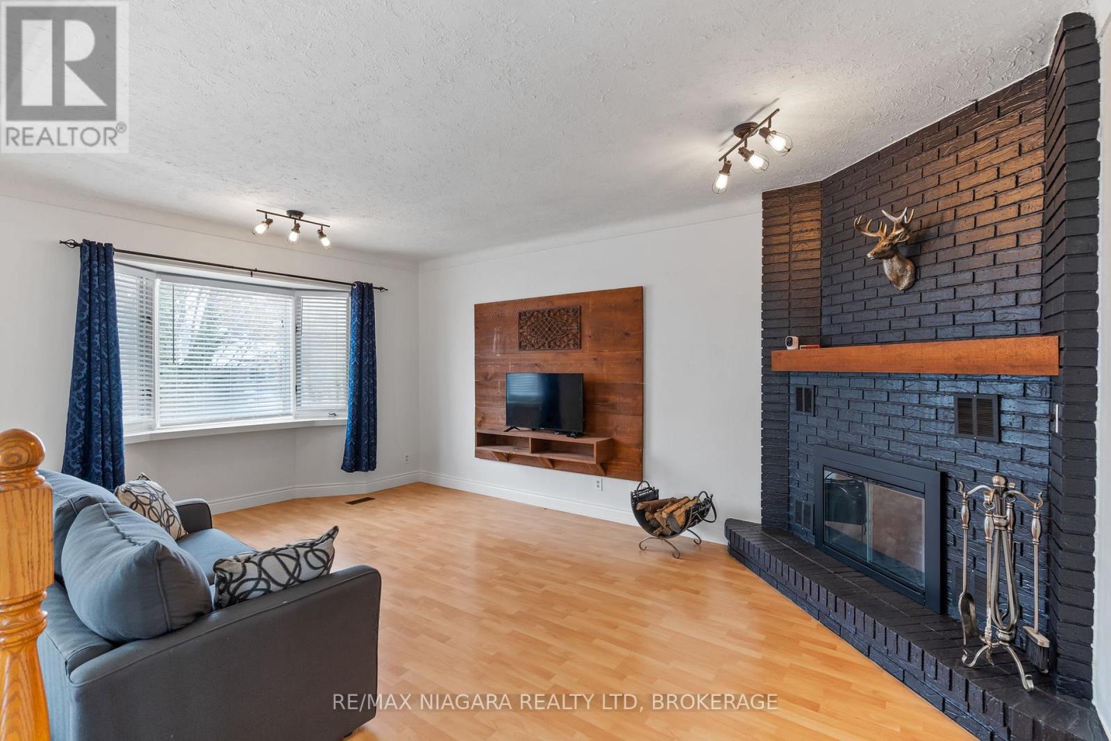 24 Forster Avenue, Thorold, Ontario L2V 4J5 - Photo 5 - X12544304