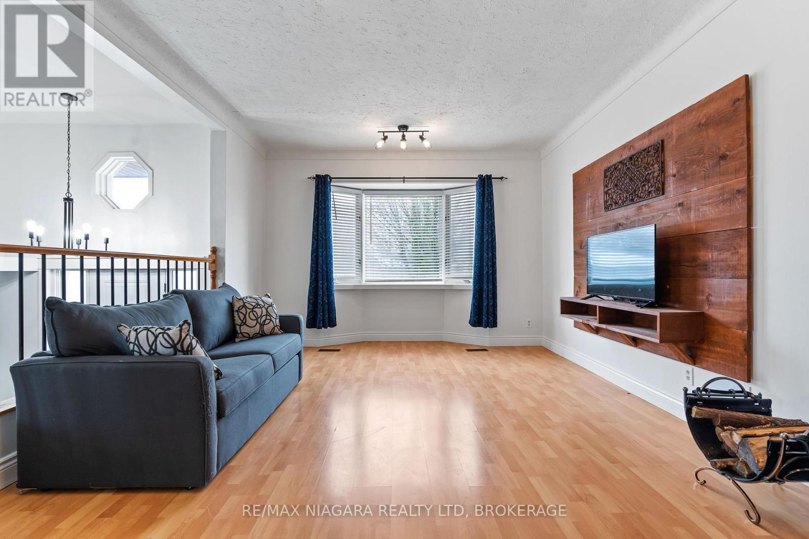 24 Forster Avenue, Thorold, Ontario L2V 4J5 - Photo 6 - X12544304