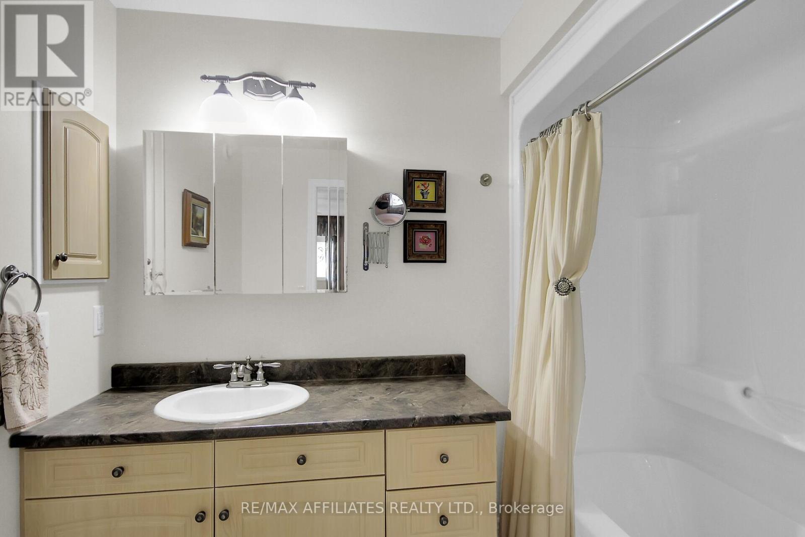 2032 Sun Vista Private, Ottawa, Ontario K4P 0A7 - Photo 19 - X12545272