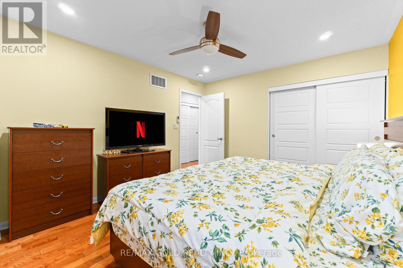 29 Zimmer Street, Brampton, Ontario L6S 6L9 - Photo 27 - W12540424