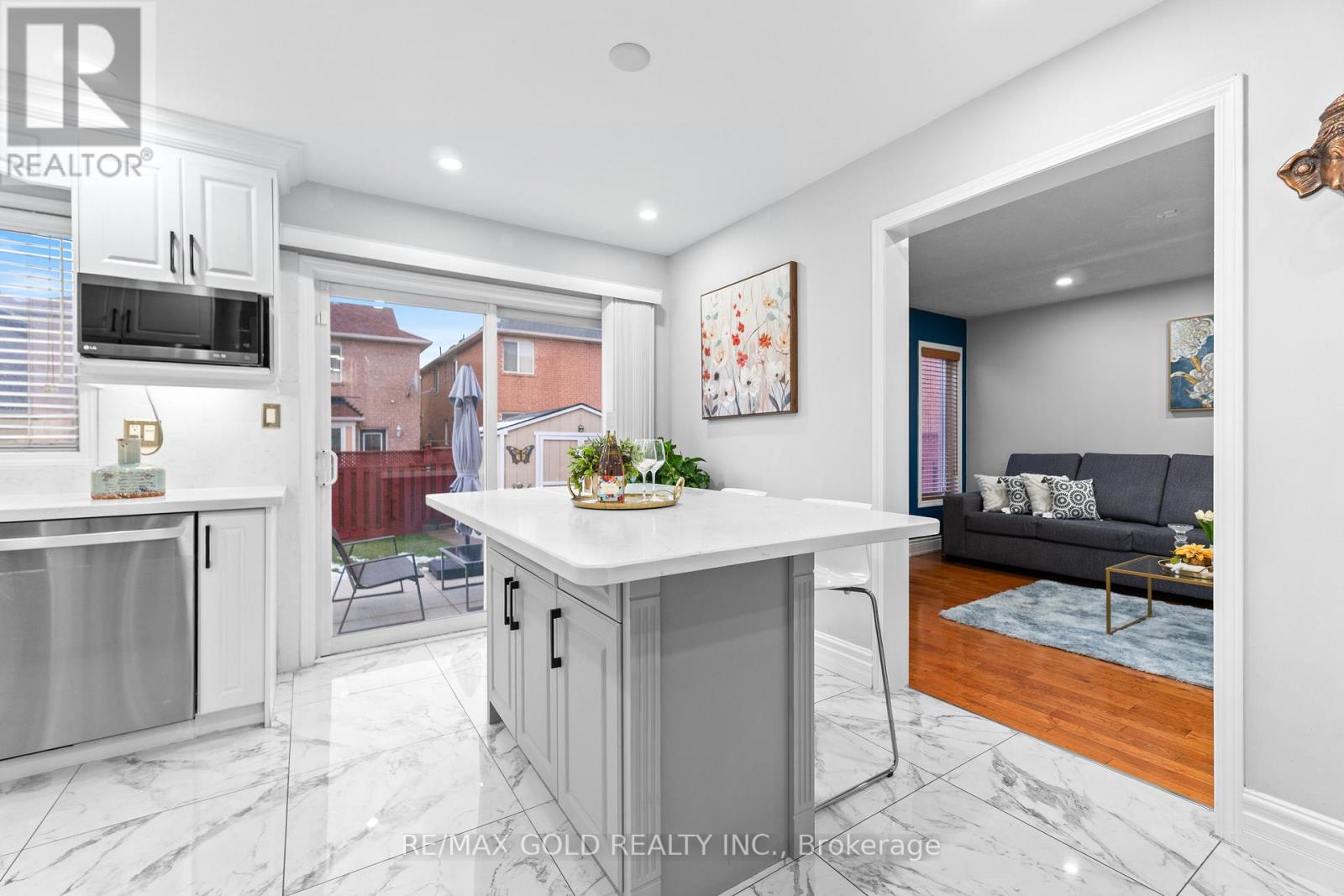 29 Zimmer Street, Brampton, Ontario L6S 6L9 - Photo 15 - W12540424