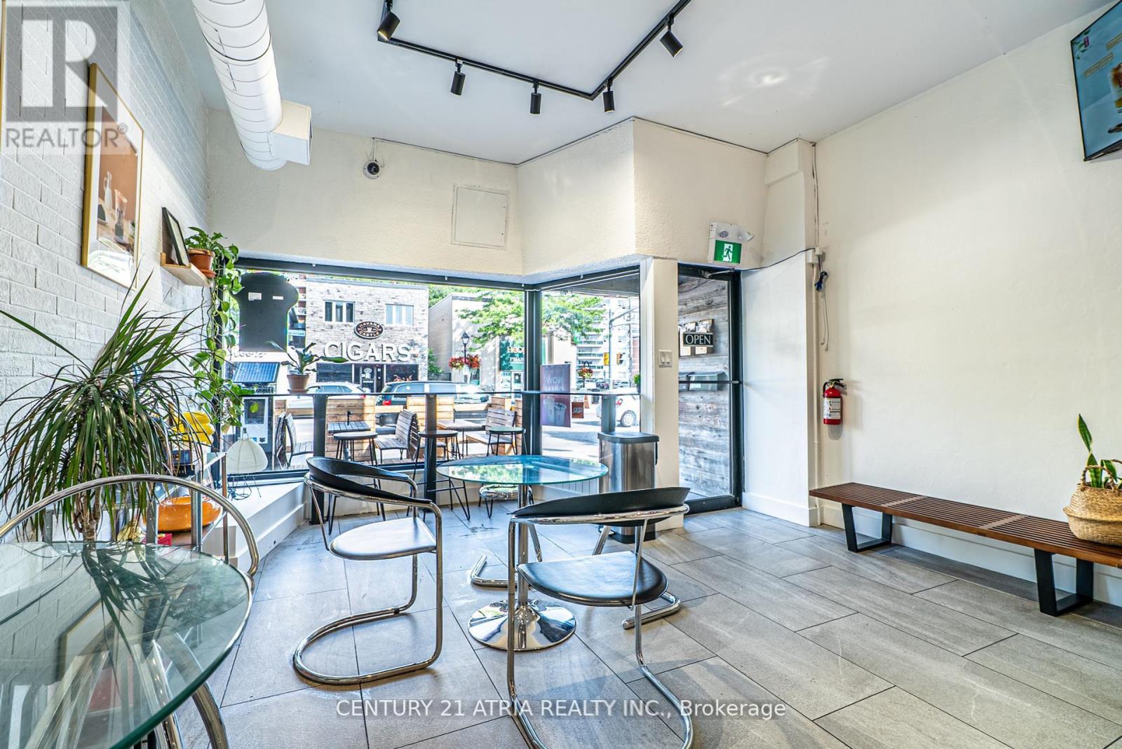 83 Lakeshore Road S, Mississauga, Ontario  L5G 1C9 - Photo 8 - W12544794