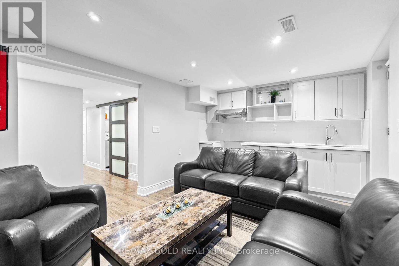 29 Zimmer Street, Brampton, Ontario L6S 6L9 - Photo 37 - W12540424