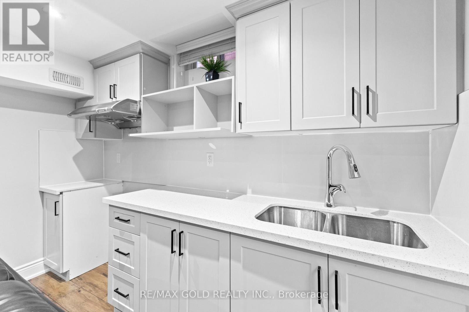 29 Zimmer Street, Brampton, Ontario L6S 6L9 - Photo 38 - W12540424