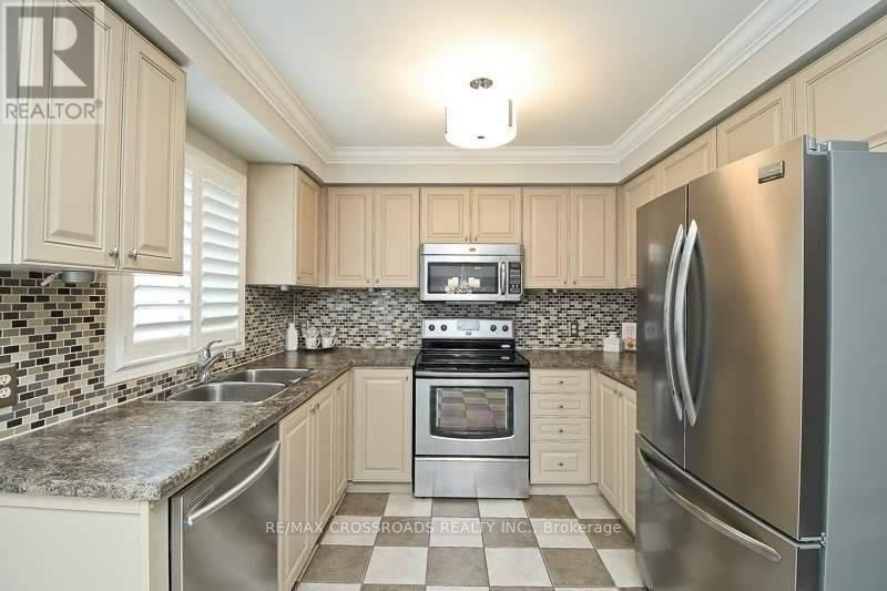 25 Fry Crescent, Clarington, Ontario  L1C 4Y2 - Photo 7 - E12418875