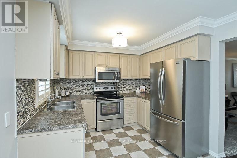 25 Fry Crescent, Clarington, Ontario  L1C 4Y2 - Photo 6 - E12418875