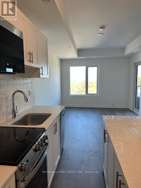 702 - 715 Davis Drive, Newmarket, Ontario  L3Y 2R3 - Photo 11 - N12483134