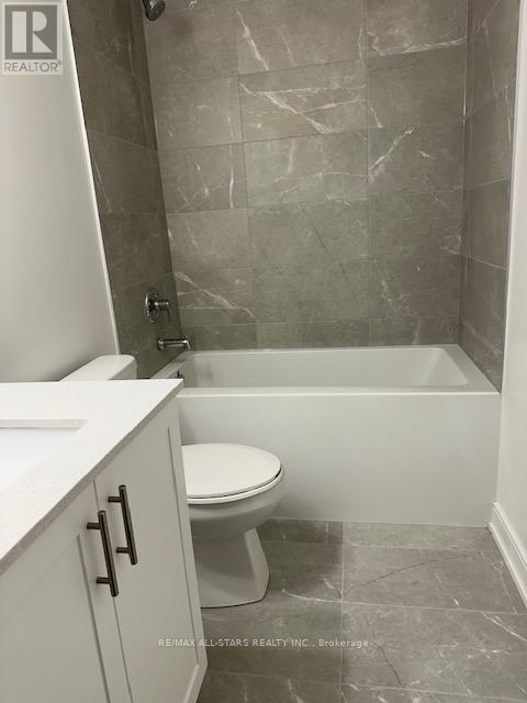 702 - 715 Davis Drive, Newmarket, Ontario  L3Y 2R3 - Photo 19 - N12483134