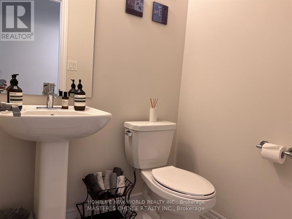 3335 Mockingbird Common, Oakville, Ontario  L6H 0X1 - Photo 6 - W12544994