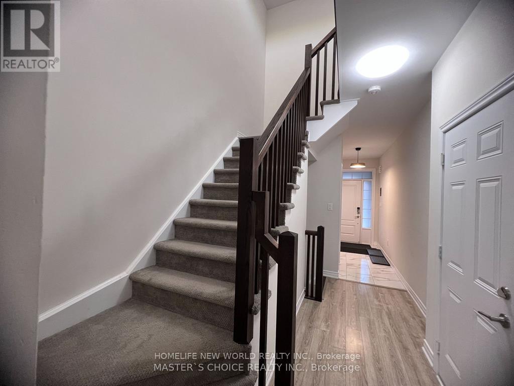 3335 Mockingbird Common, Oakville, Ontario  L6H 0X1 - Photo 7 - W12544994