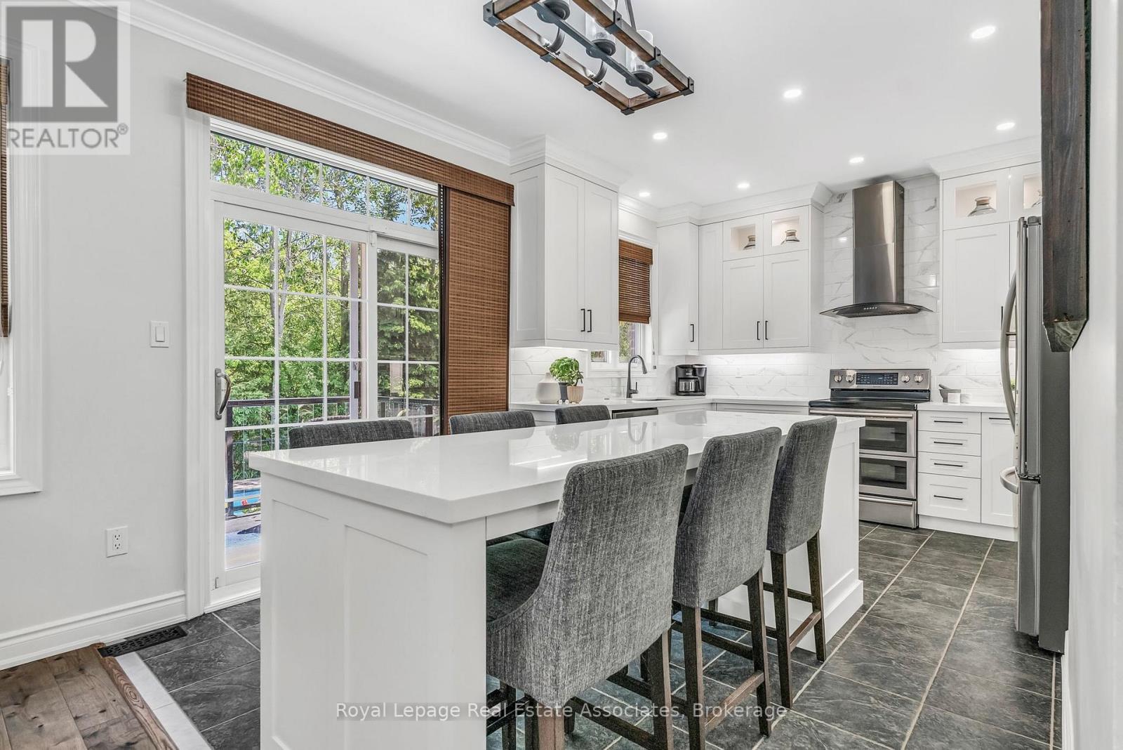 273 Duskywing Way, Oakville, Ontario  L6L 6X5 - Photo 14 - W12545020