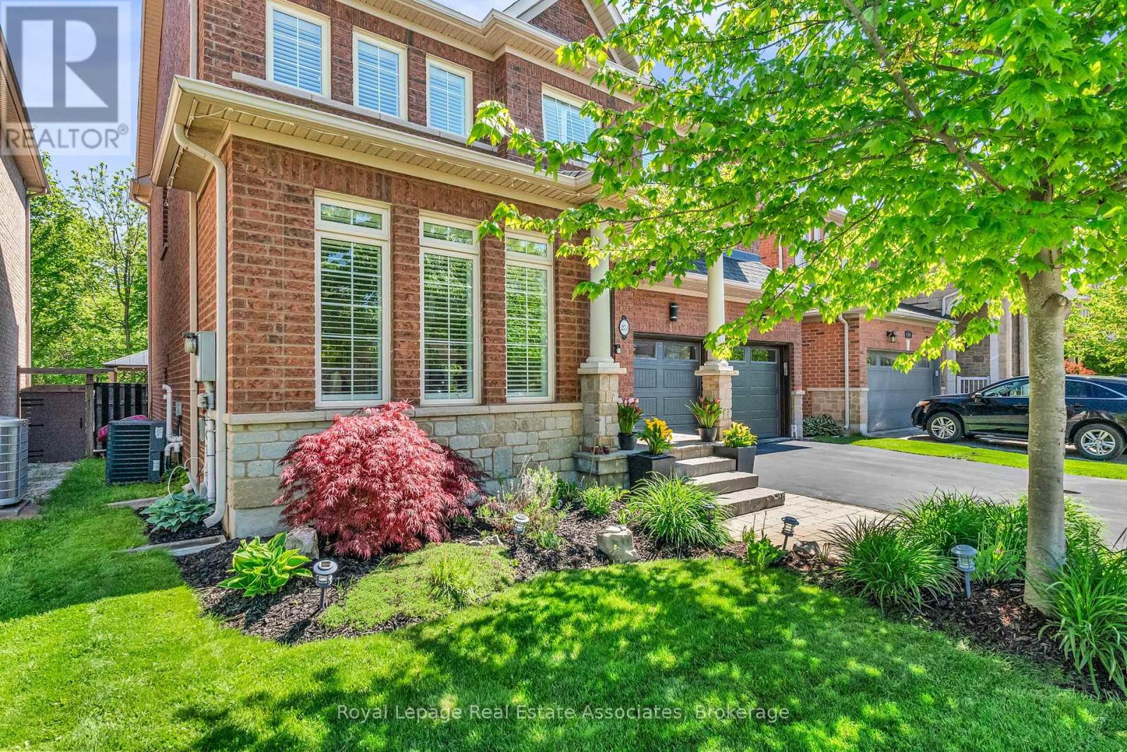 273 Duskywing Way, Oakville, Ontario  L6L 6X5 - Photo 3 - W12545020