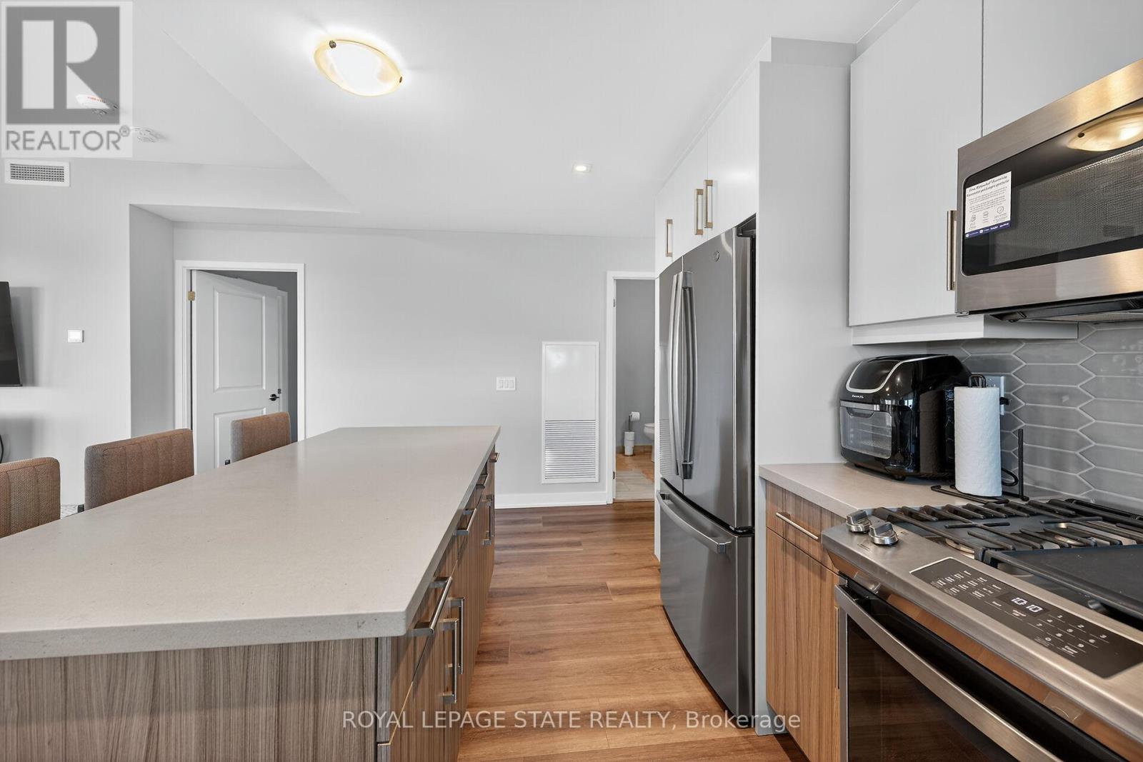 1707 - 2007 James Street, Burlington, Ontario  L7R 0G7 - Photo 12 - W12545022