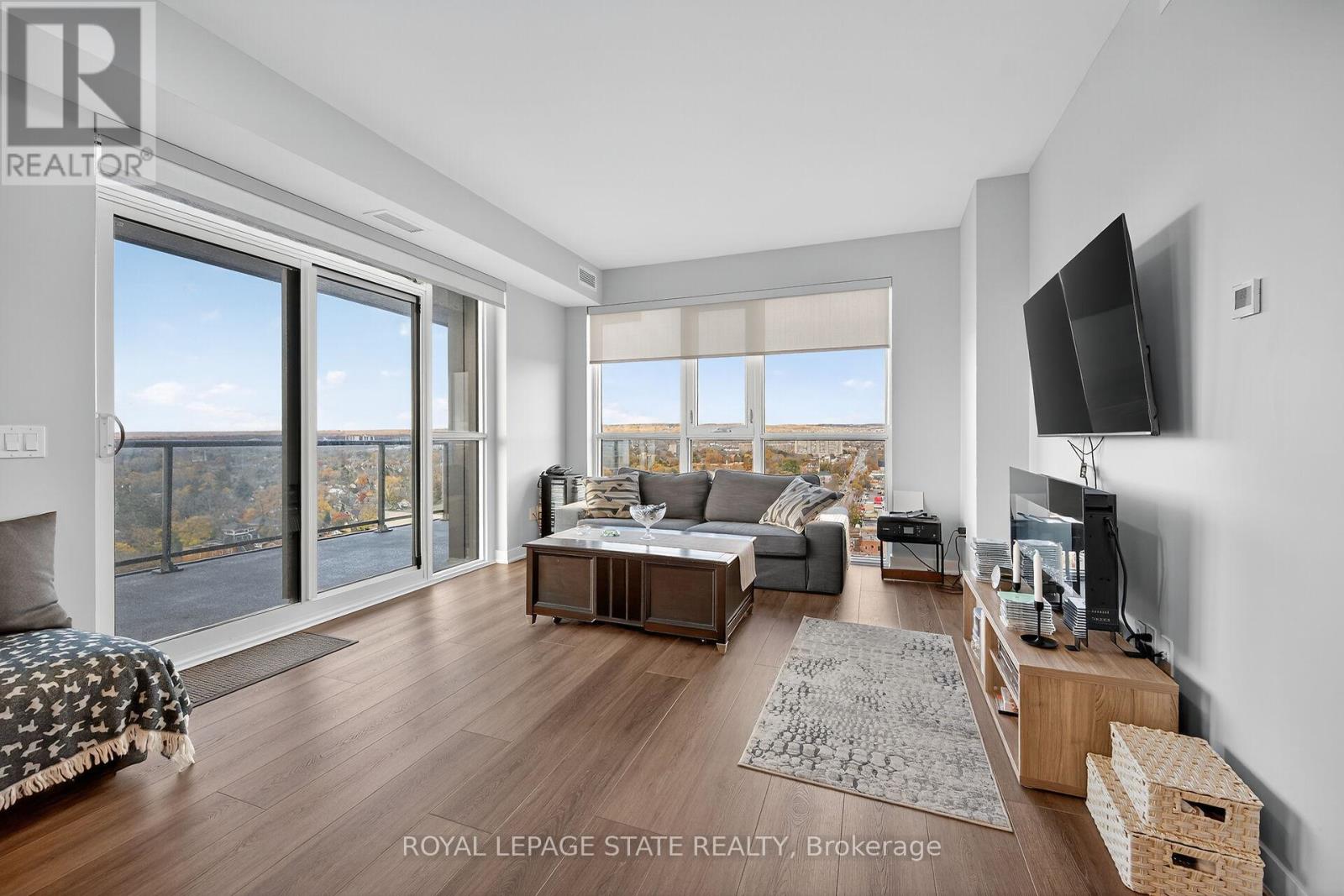 1707 - 2007 James Street, Burlington, Ontario  L7R 0G7 - Photo 13 - W12545022