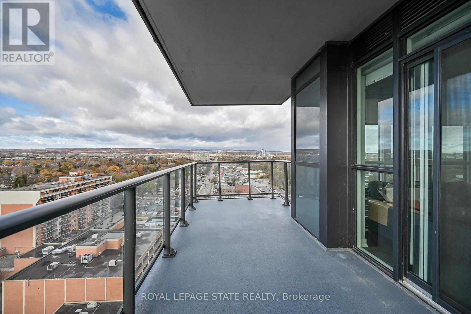 1707 - 2007 James Street, Burlington, Ontario  L7R 0G7 - Photo 28 - W12545022