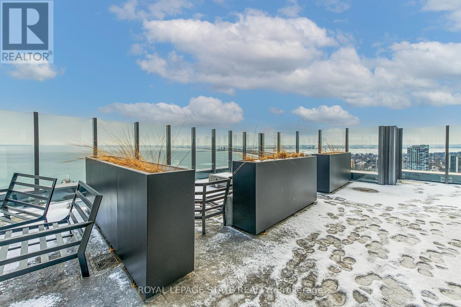 1707 - 2007 James Street, Burlington, Ontario  L7R 0G7 - Photo 32 - W12545022