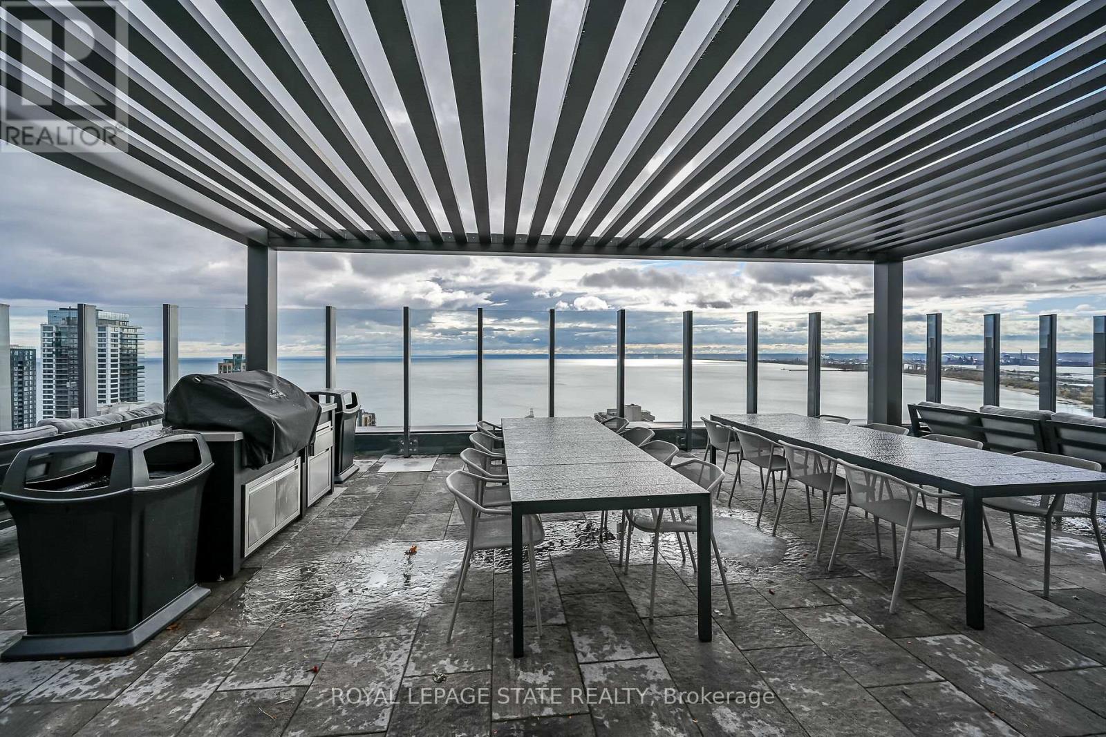 1707 - 2007 James Street, Burlington, Ontario  L7R 0G7 - Photo 33 - W12545022