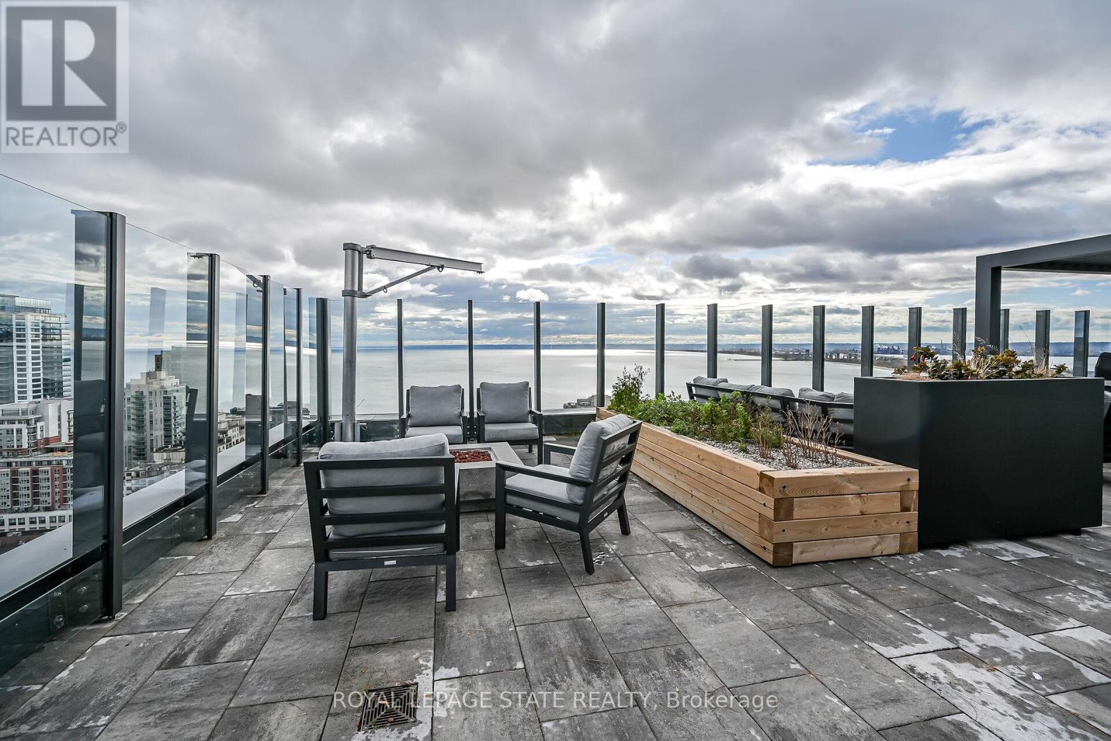 1707 - 2007 James Street, Burlington, Ontario  L7R 0G7 - Photo 34 - W12545022