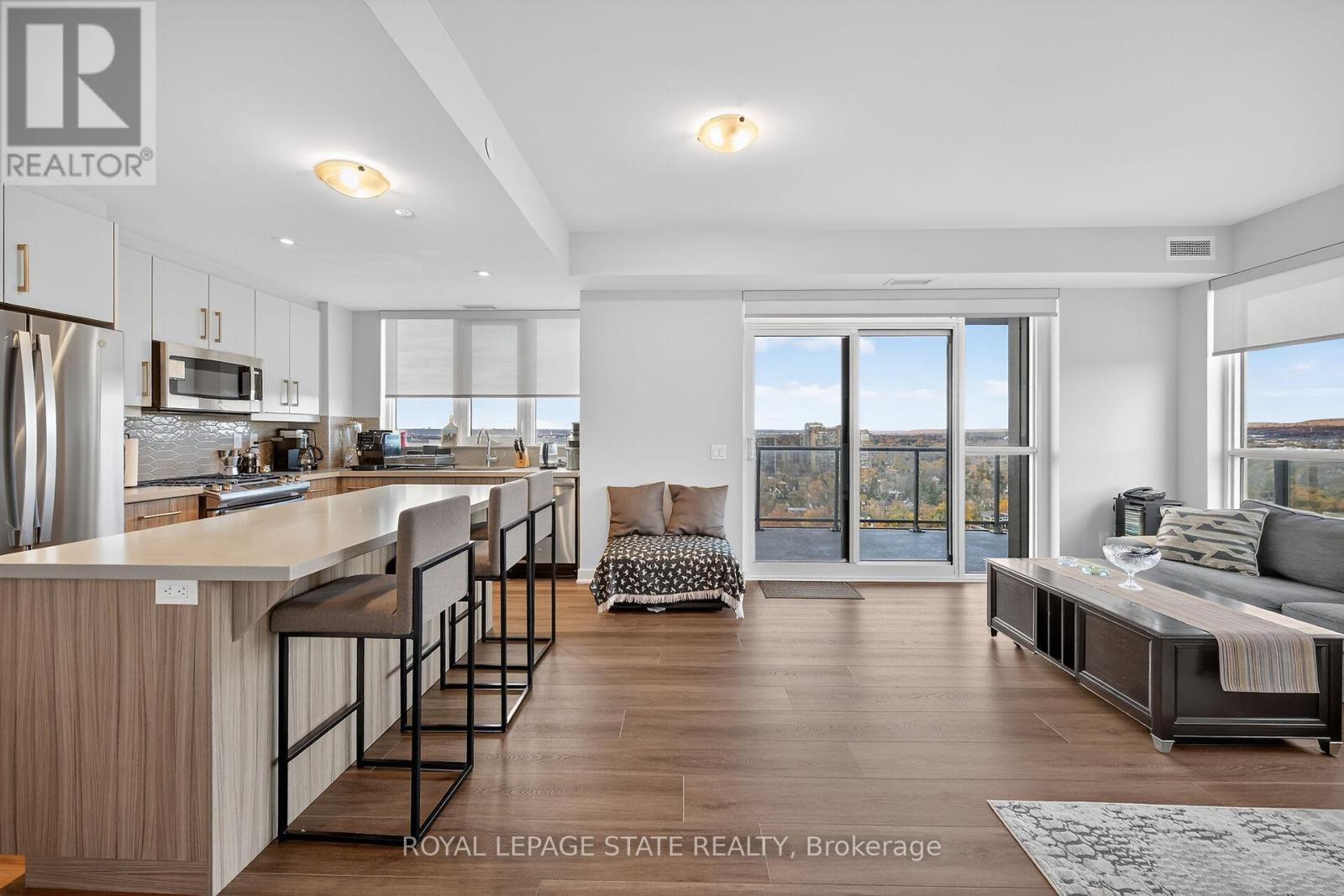 1707 - 2007 James Street, Burlington, Ontario  L7R 0G7 - Photo 5 - W12545022