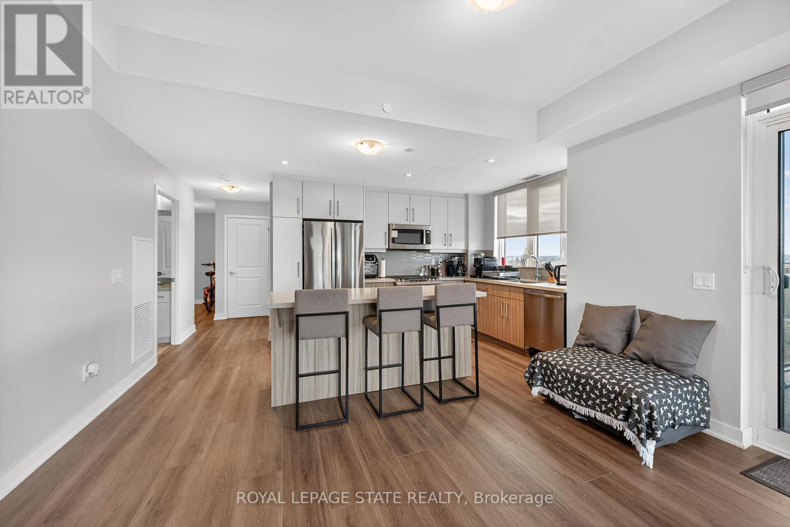 1707 - 2007 James Street, Burlington, Ontario  L7R 0G7 - Photo 6 - W12545022