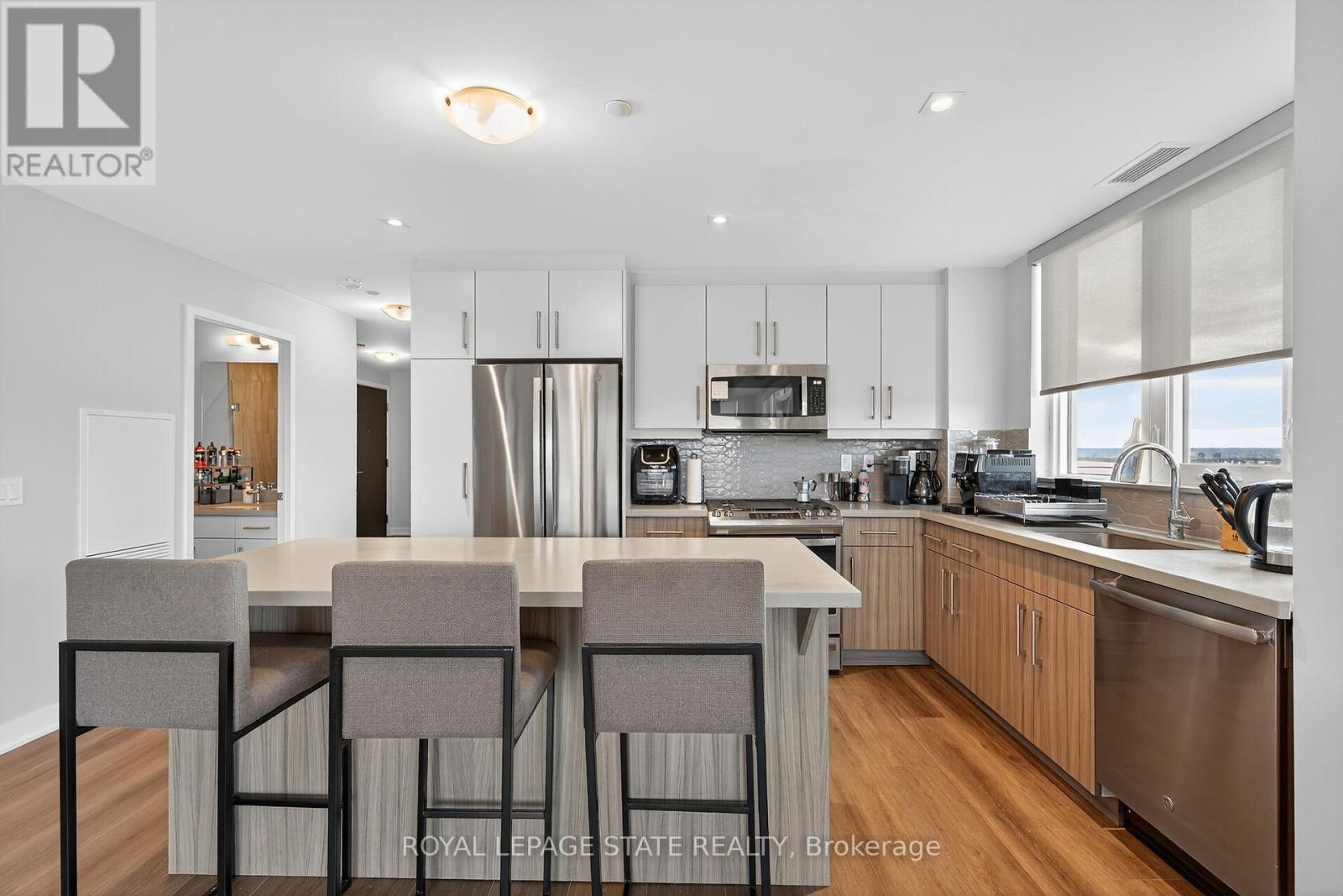 1707 - 2007 James Street, Burlington, Ontario  L7R 0G7 - Photo 7 - W12545022