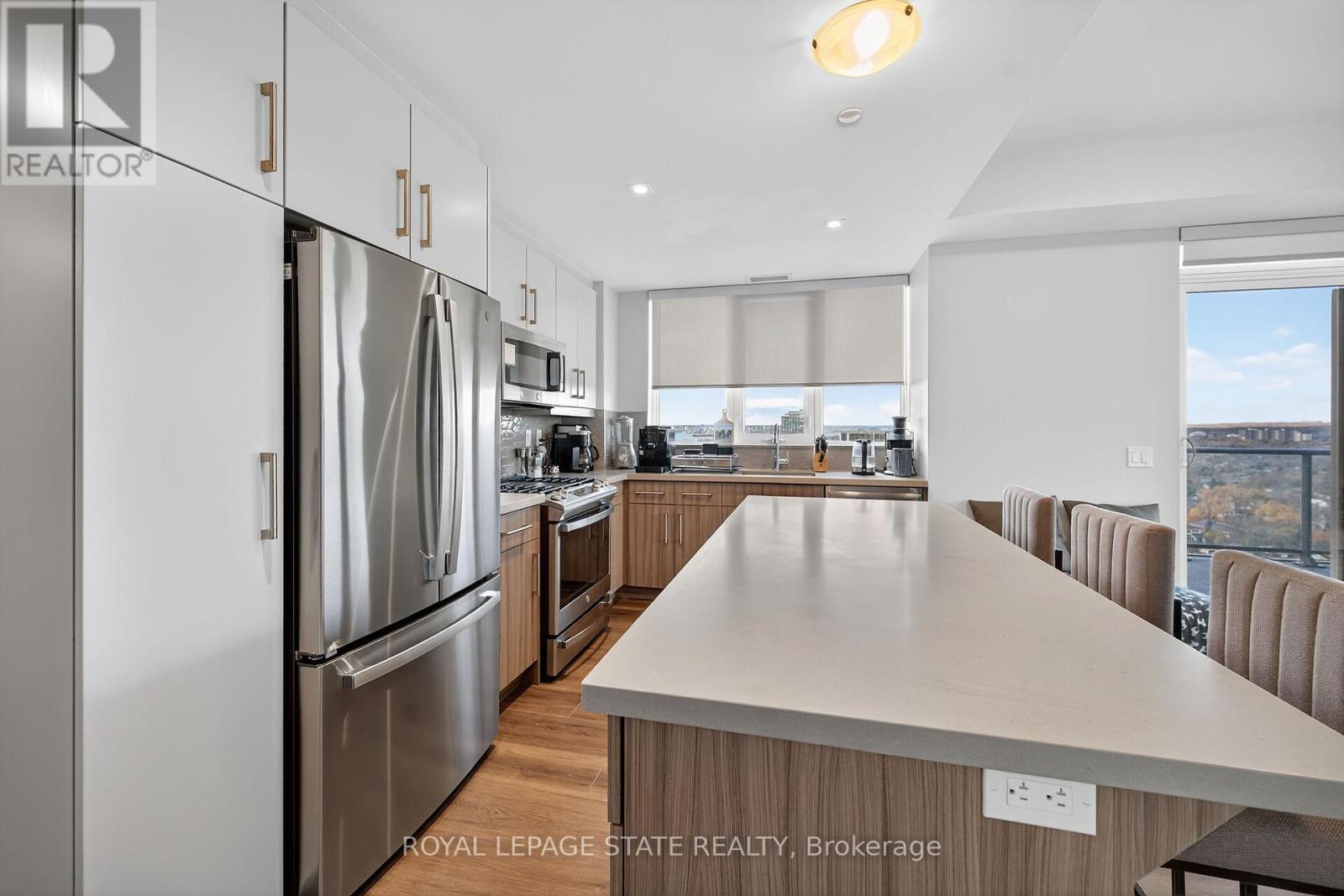 1707 - 2007 James Street, Burlington, Ontario  L7R 0G7 - Photo 9 - W12545022