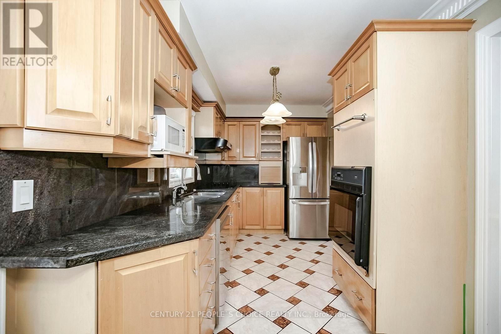 43 Letty Avenue, Brampton, Ontario  L6Y 4T3 - Photo 11 - W12545078