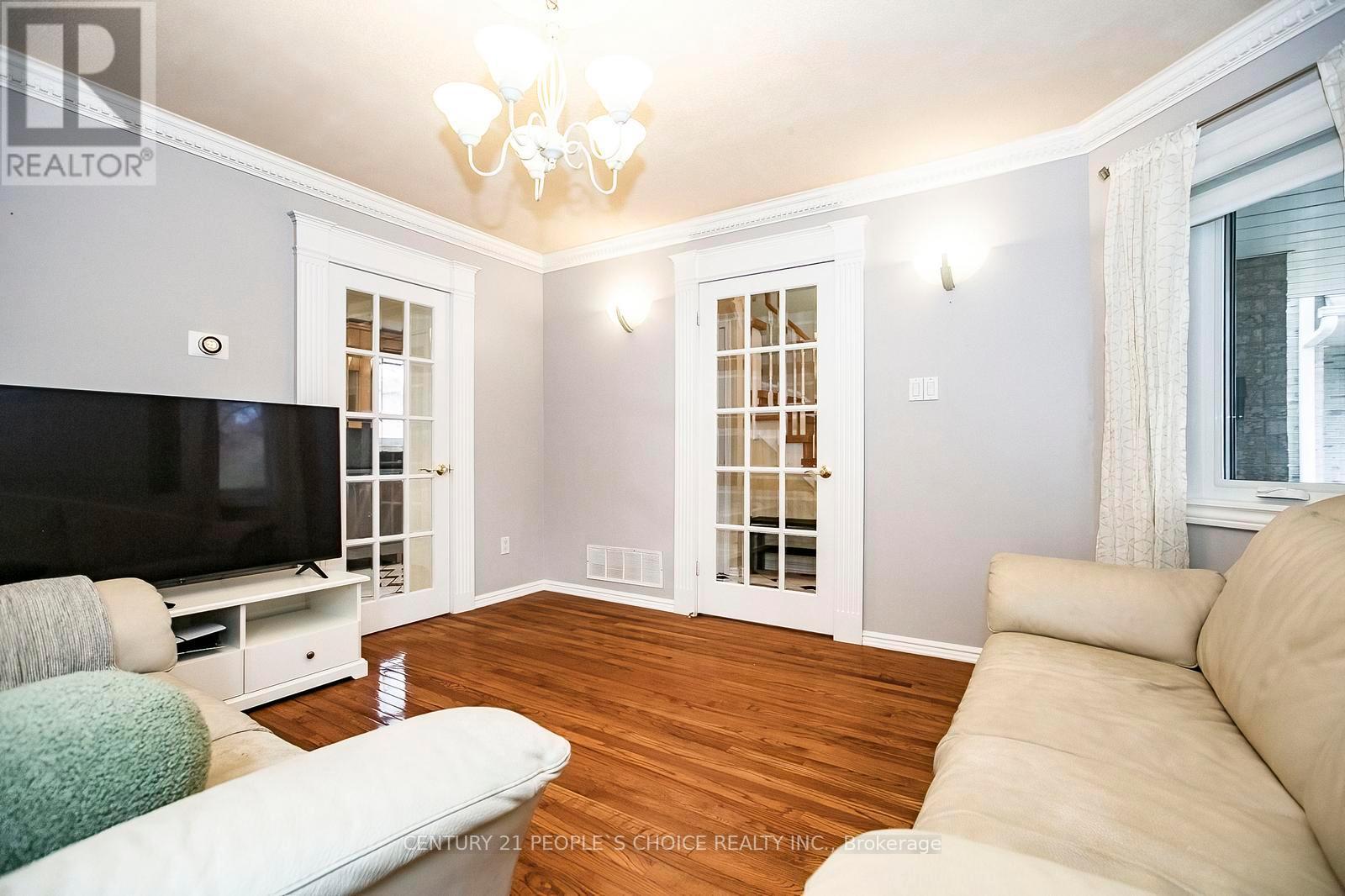 43 Letty Avenue, Brampton, Ontario  L6Y 4T3 - Photo 9 - W12545078