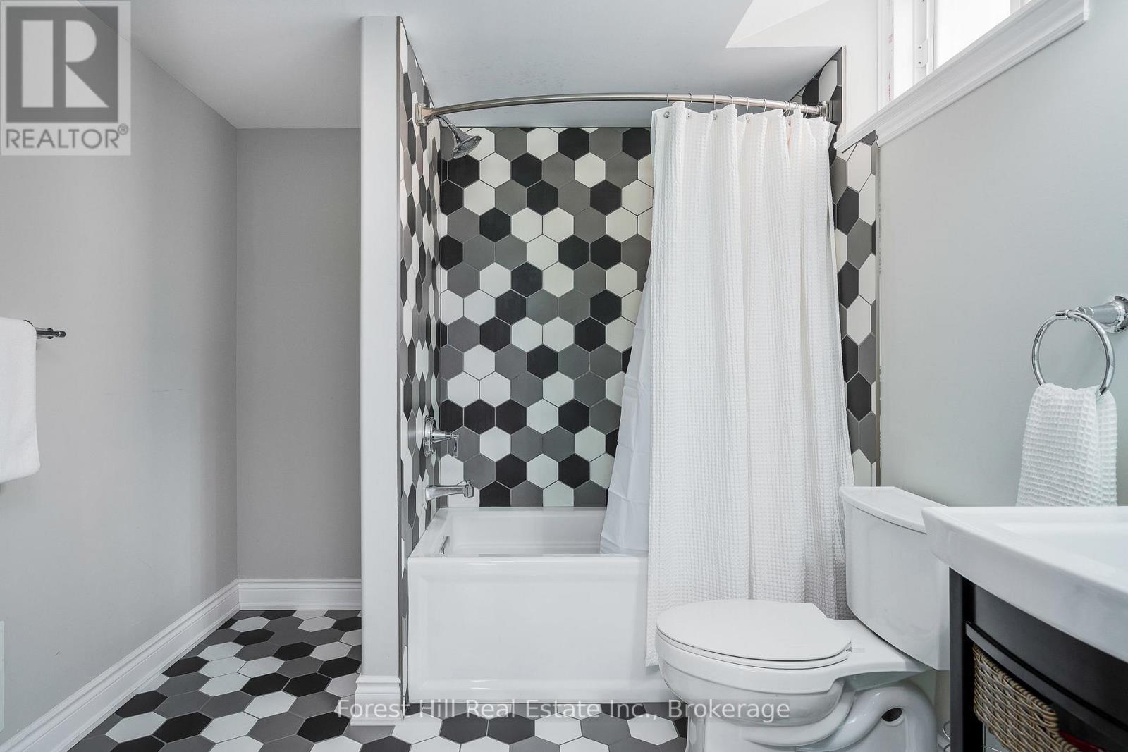 21 Marta Crescent, Barrie, Ontario L4N 3N6 - Photo 35 - S12545288