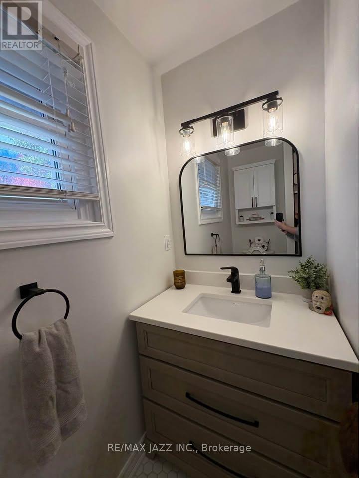 1074 Willowdale Avenue, Oshawa, Ontario L1H 1W6 - Photo 10 - E12545174