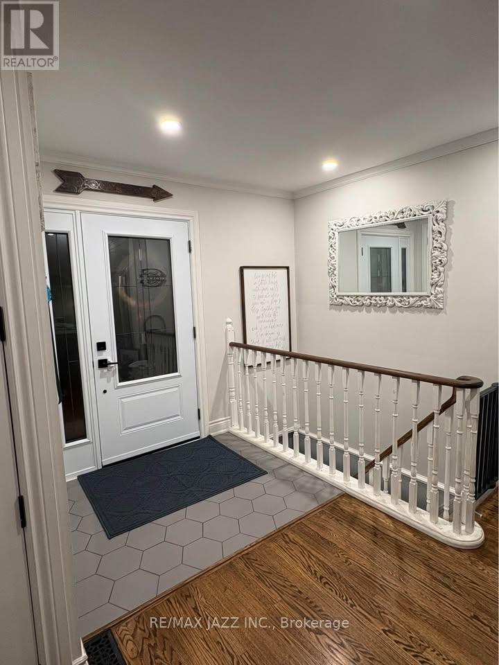 1074 Willowdale Avenue, Oshawa, Ontario L1H 1W6 - Photo 4 - E12545174