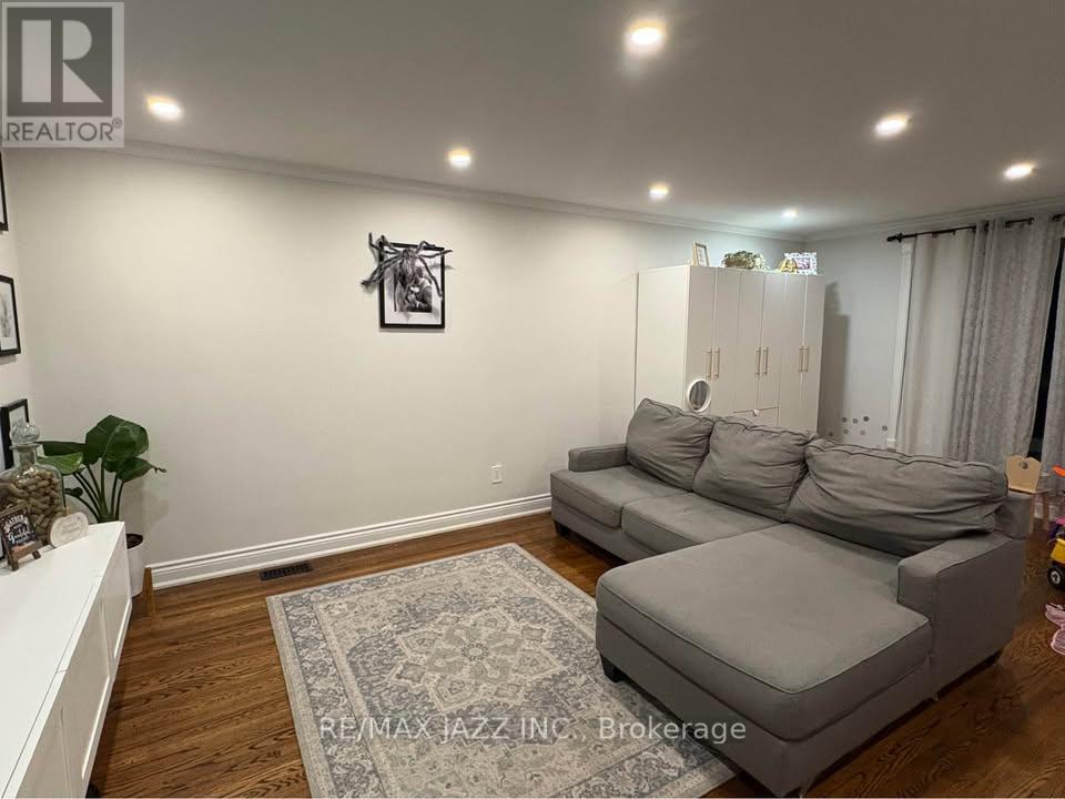 1074 Willowdale Avenue, Oshawa, Ontario L1H 1W6 - Photo 6 - E12545174