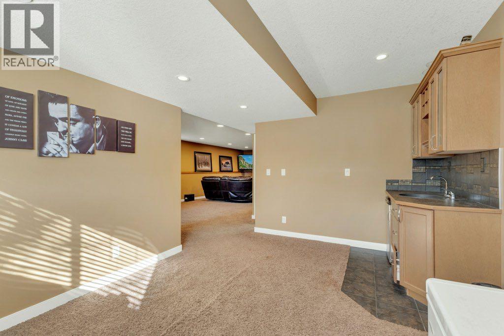 132 Vickers Close, Red Deer, Alberta  T4R 0C8 - Photo 11 - A2259015