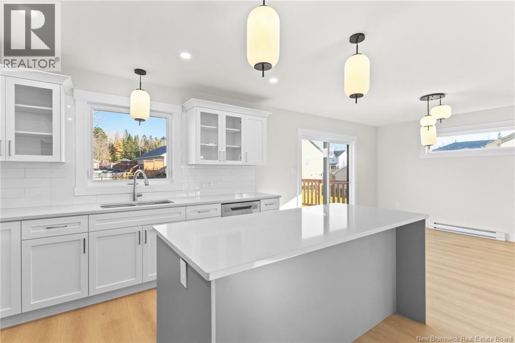 32 Attenborough Drive, Fredericton, New Brunswick  E3A 9R6 - Photo 21 - NB130021