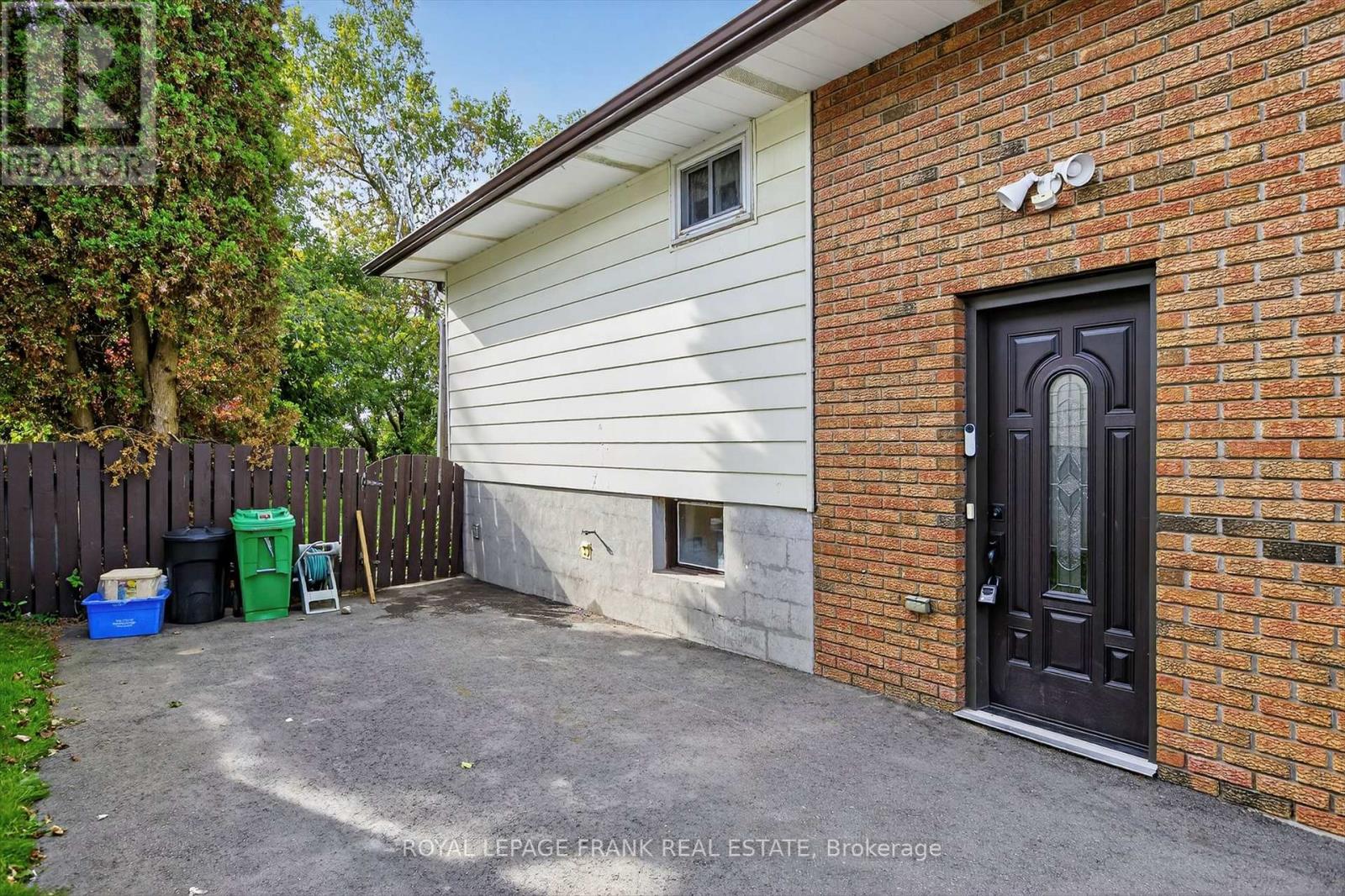 393 Southpark Drive, Peterborough, Ontario  K9J 1C1 - Photo 3 - X12545280