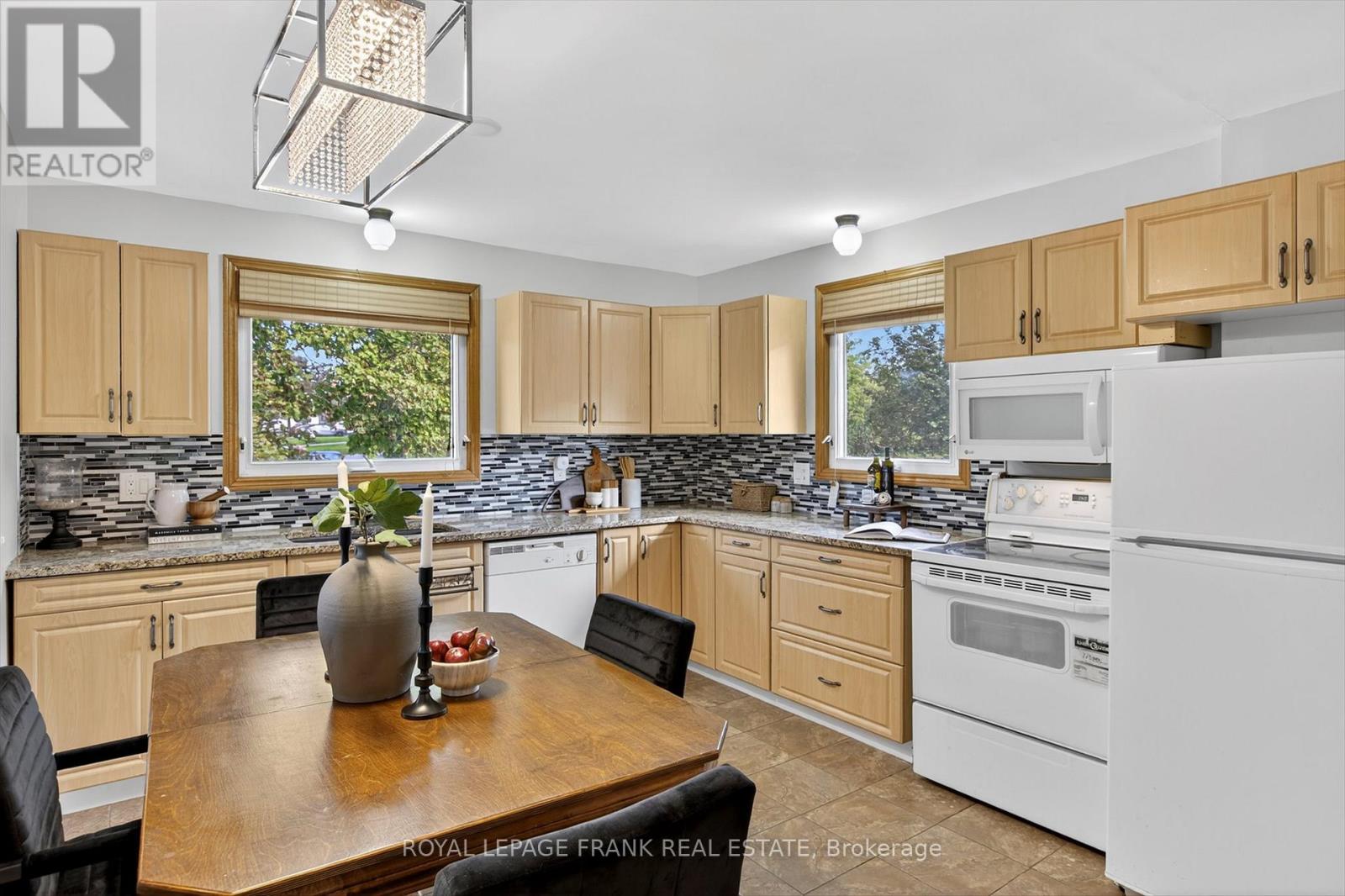 393 Southpark Drive, Peterborough, Ontario  K9J 1C1 - Photo 5 - X12545280