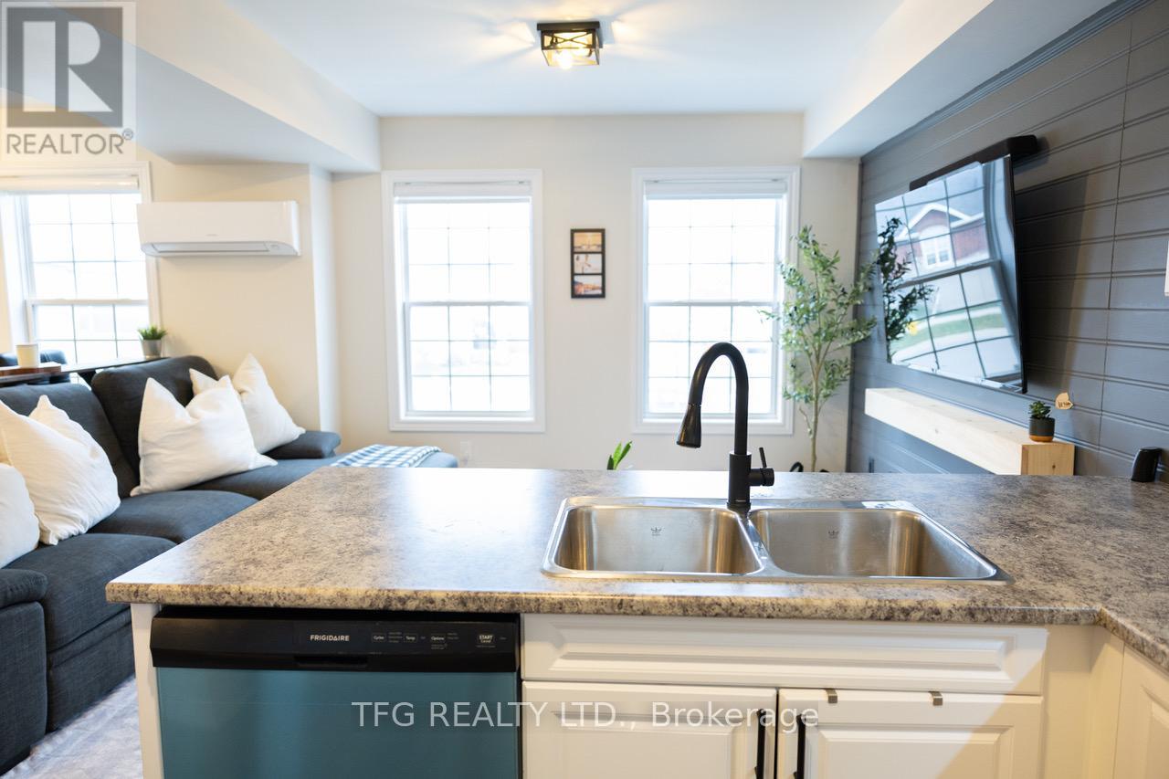 307 - 450 Lonsberry Drive, Cobourg, Ontario K9A 0K4 - Photo 6 - X12545350