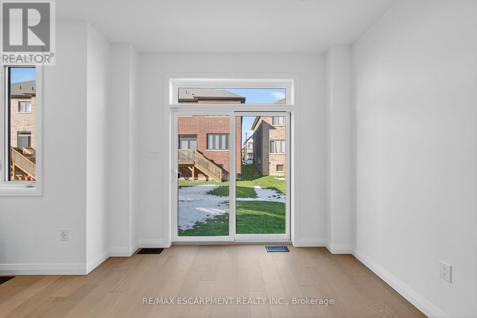 16 Sagewood Drive, Hamilton, Ontario  L9B 0K7 - Photo 18 - X12545032