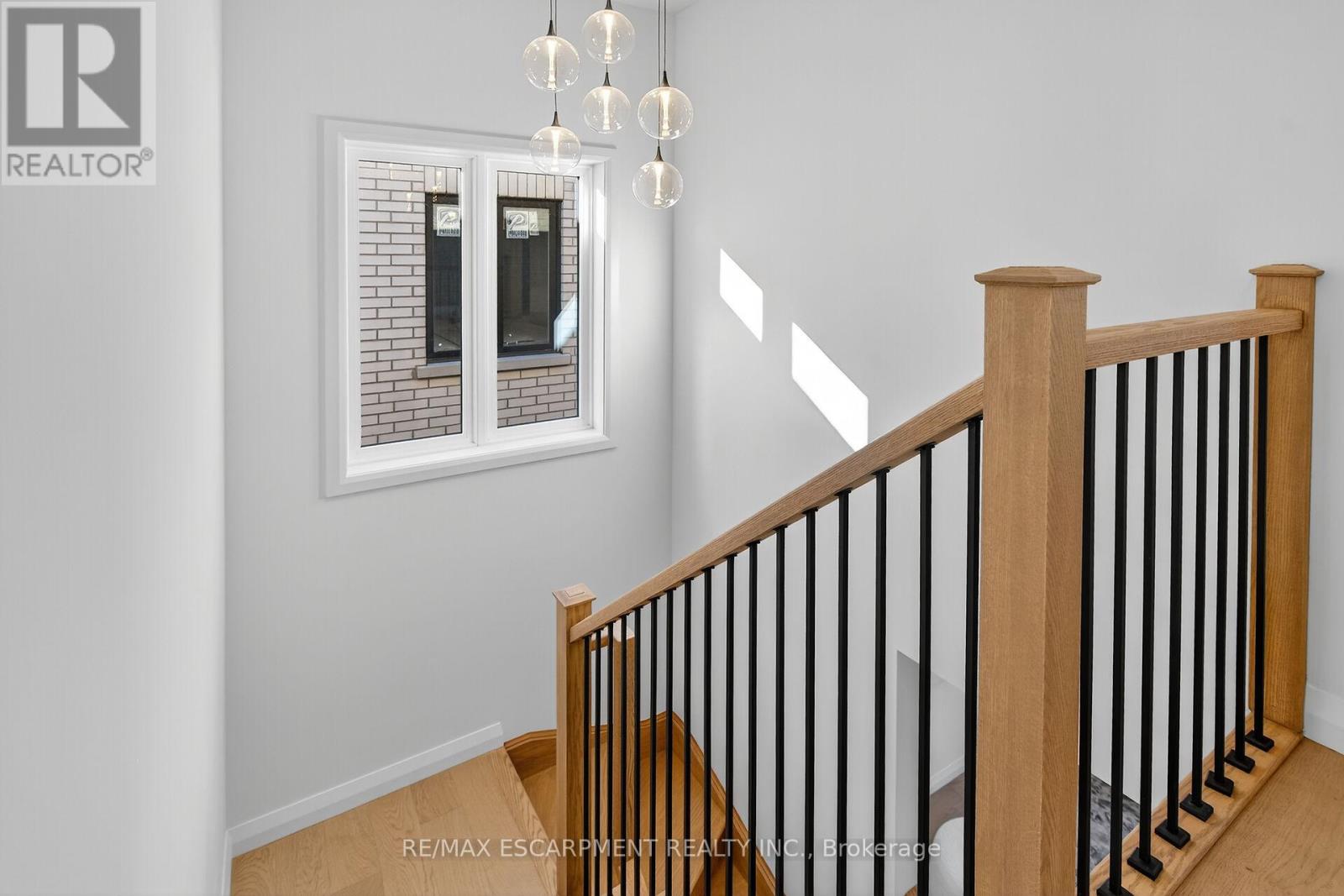 16 Sagewood Drive, Hamilton, Ontario  L9B 0K7 - Photo 31 - X12545032