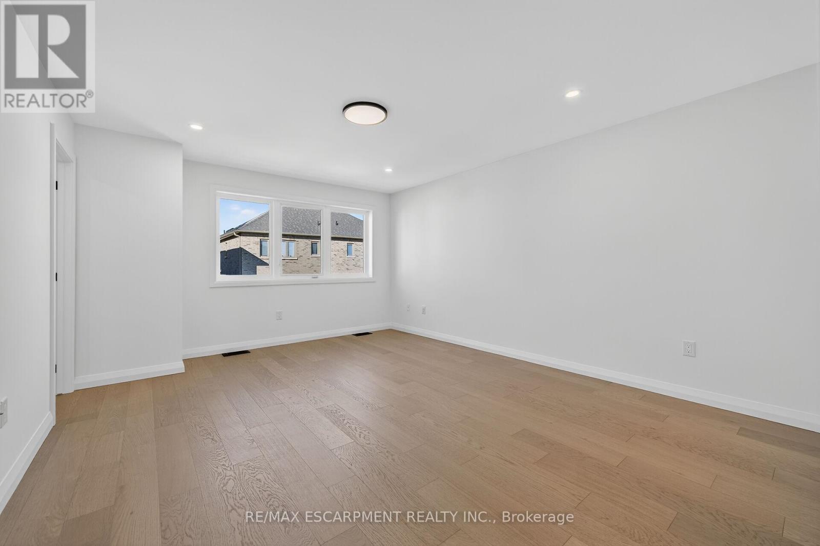 16 Sagewood Drive, Hamilton, Ontario  L9B 0K7 - Photo 32 - X12545032