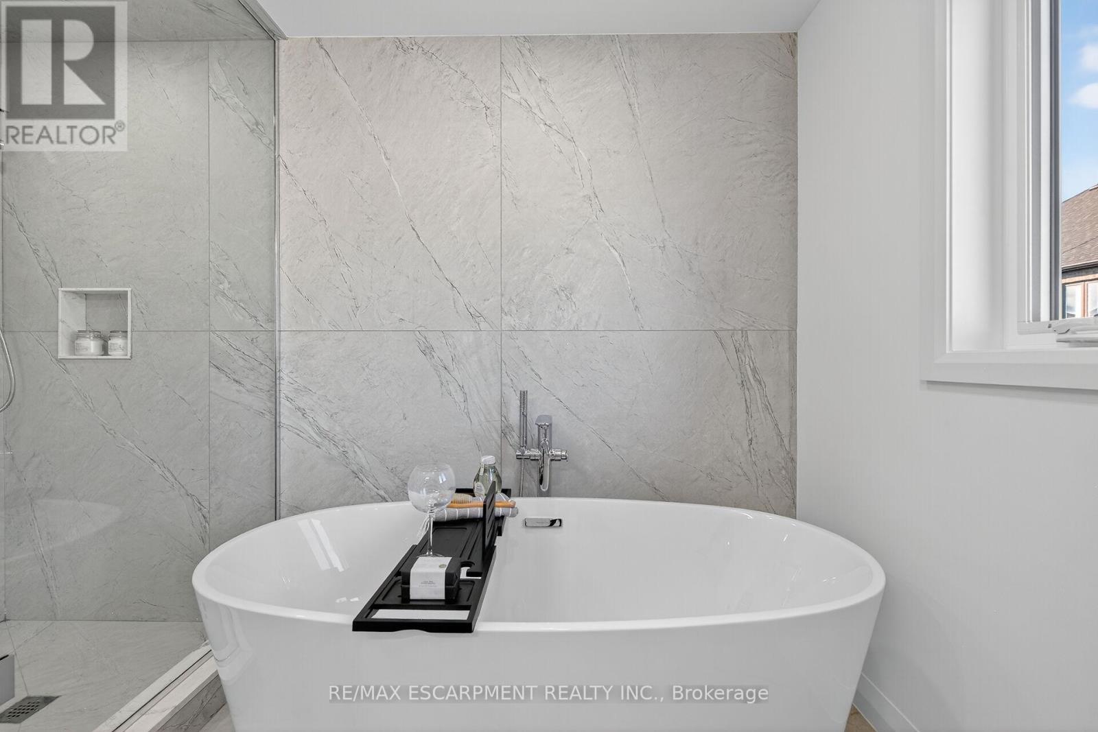 16 Sagewood Drive, Hamilton, Ontario  L9B 0K7 - Photo 38 - X12545032