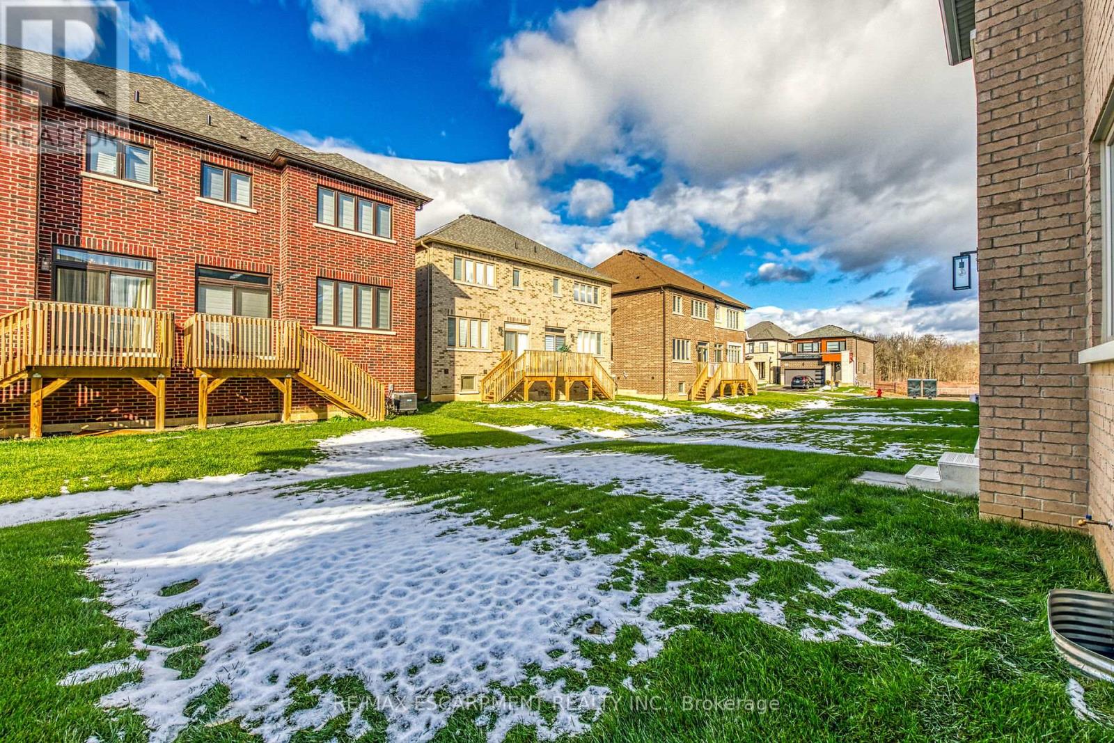 16 Sagewood Drive, Hamilton, Ontario  L9B 0K7 - Photo 47 - X12545032