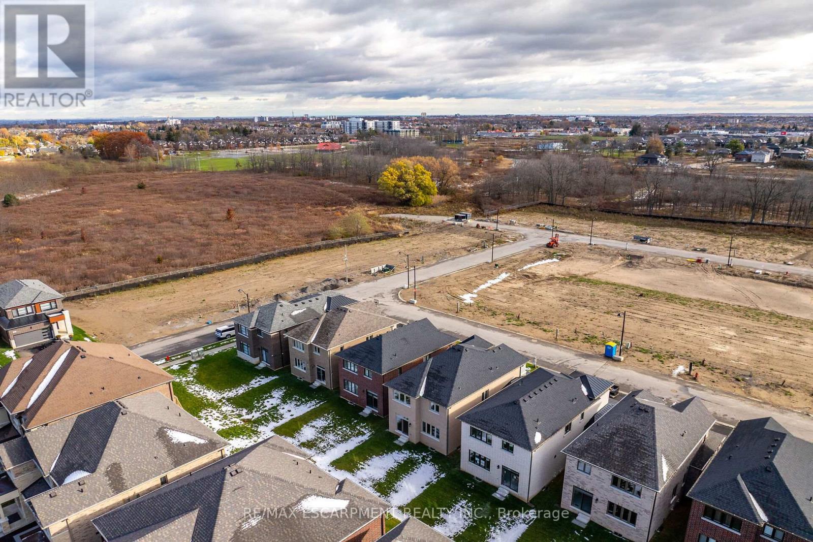 16 Sagewood Drive, Hamilton, Ontario  L9B 0K7 - Photo 50 - X12545032