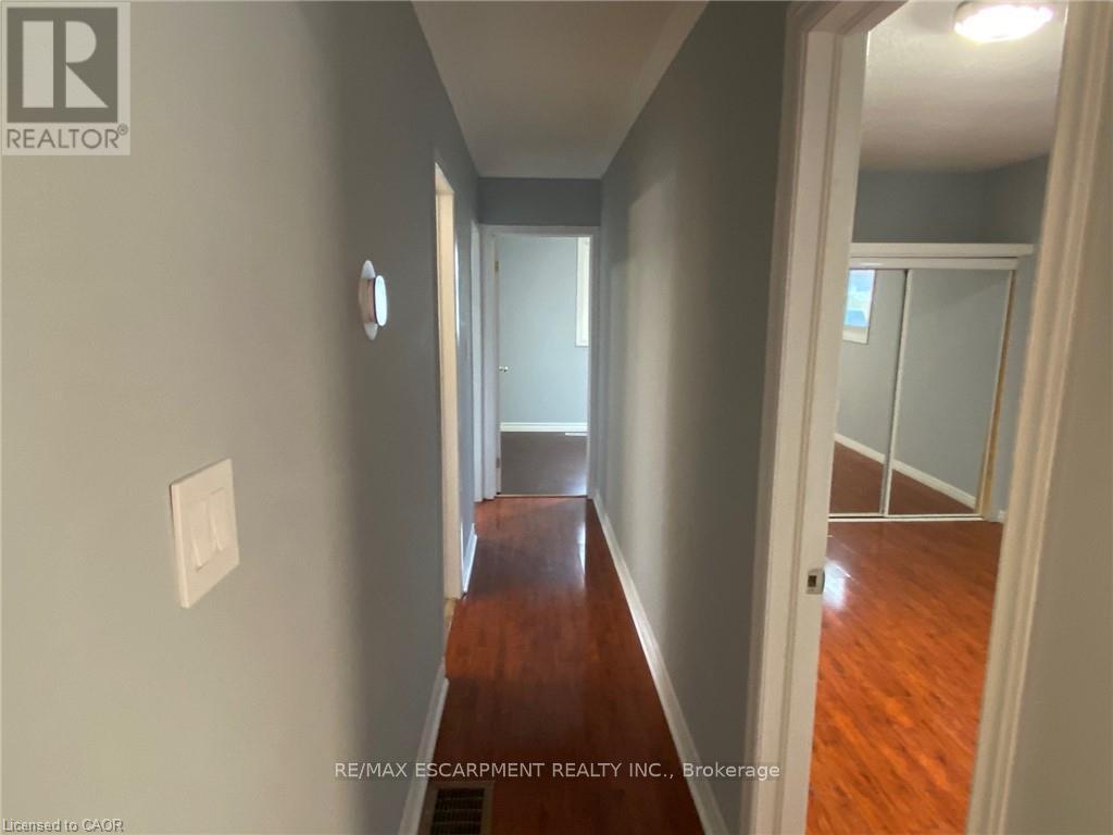 Main - 11 Parkdale Avenue S, Hamilton, Ontario  L8H 1B1 - Photo 11 - X12545094