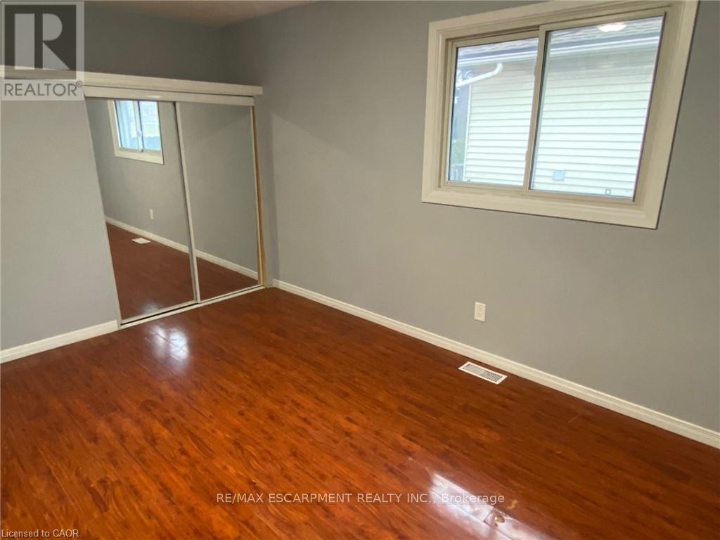 Main - 11 Parkdale Avenue S, Hamilton, Ontario  L8H 1B1 - Photo 12 - X12545094