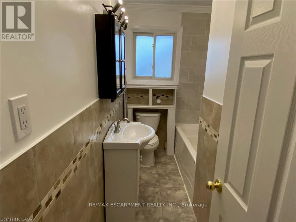 Main - 11 Parkdale Avenue S, Hamilton, Ontario  L8H 1B1 - Photo 15 - X12545094